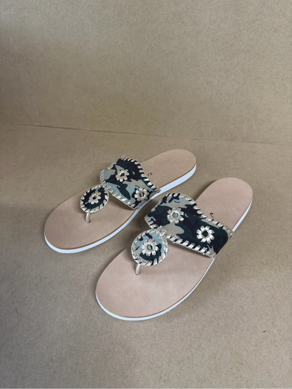 Jack Rogers 1960 Women’s Camouflage Floral Leather Toe-Post Sandals 9.5